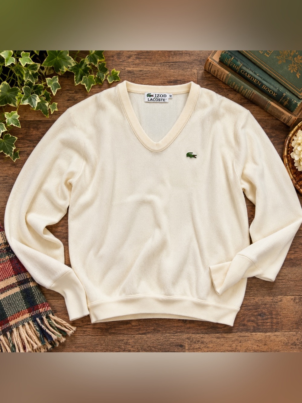 Vintage IZOD Lacoste Cream V-Neck Sweater M Crocodile Logo